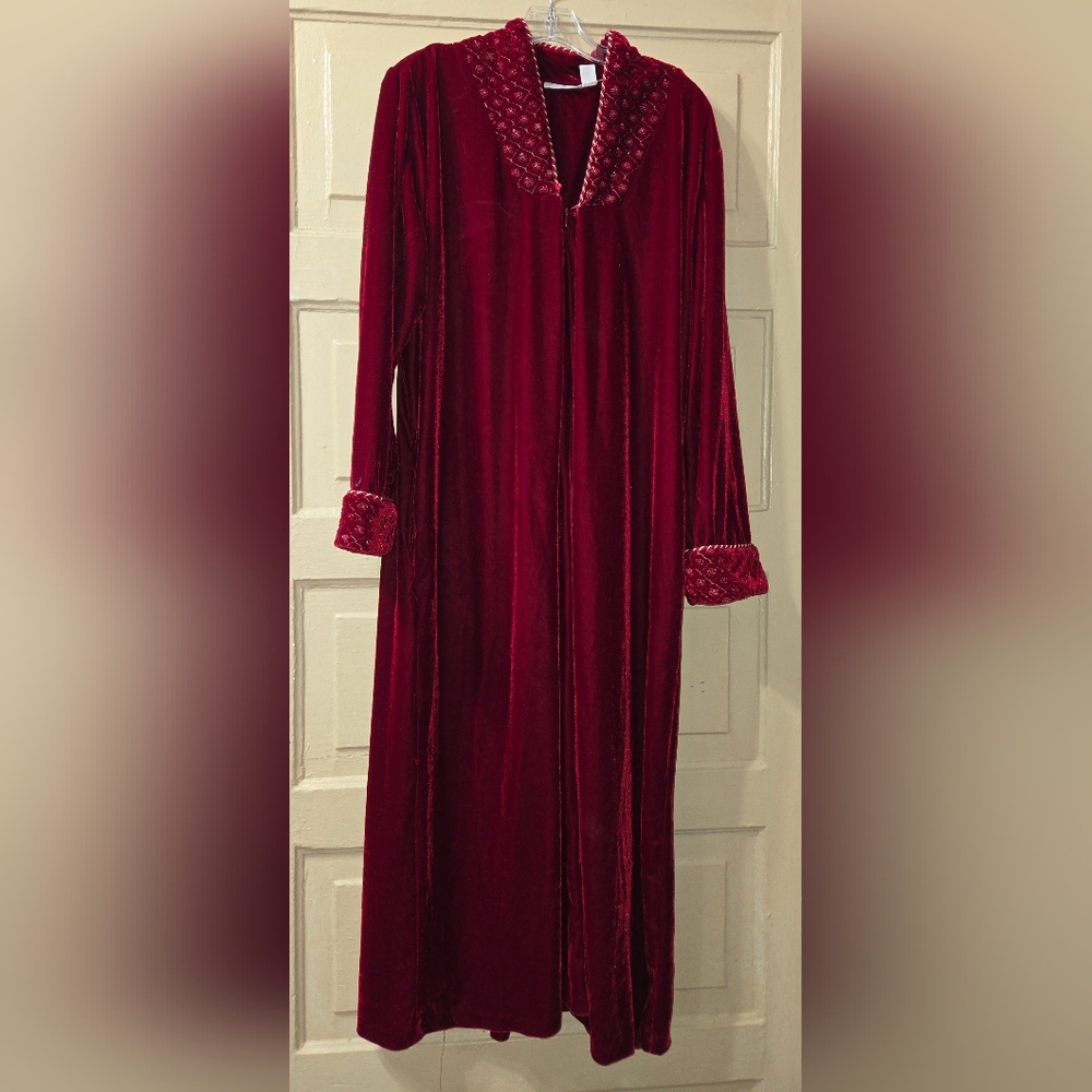 Adonna Velvet Zip Front Christmas Red Embroidered Robe Night Dress Size: L
